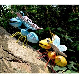 Set of 2 Metal Flying Yard Art-Perfect Garden decor